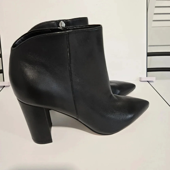 Marc Fisher Black Pointed-Toe Ankle Boots – Sleek and Modern - Picture 11 of 12